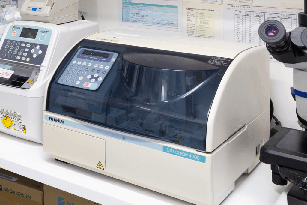 生化学分析機：ドライケム4000i