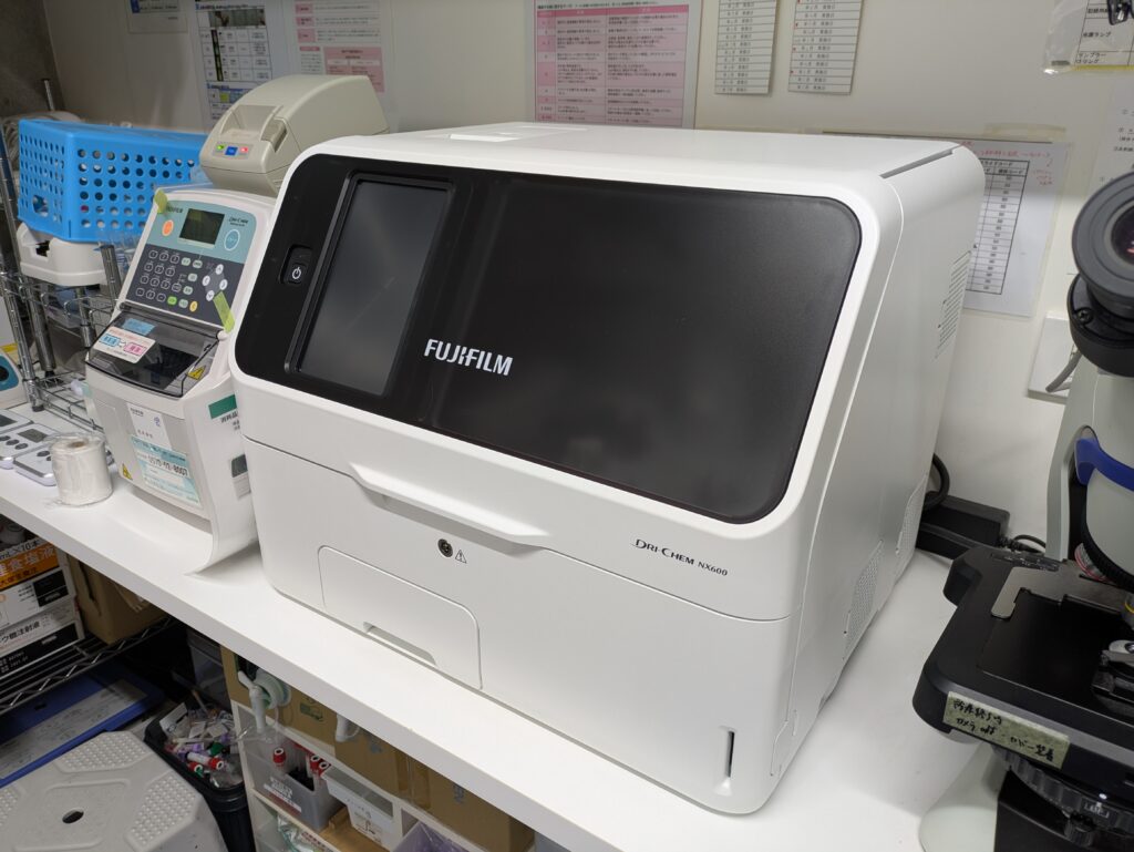 生化学分析機：ドライケム NX600